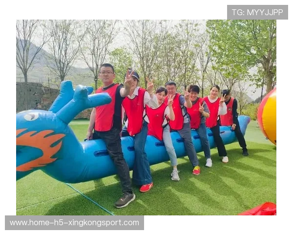 Krouch 表现稳健，成为团队领导者，作为团队领导者成熟阶段的领导行为特点是什么型