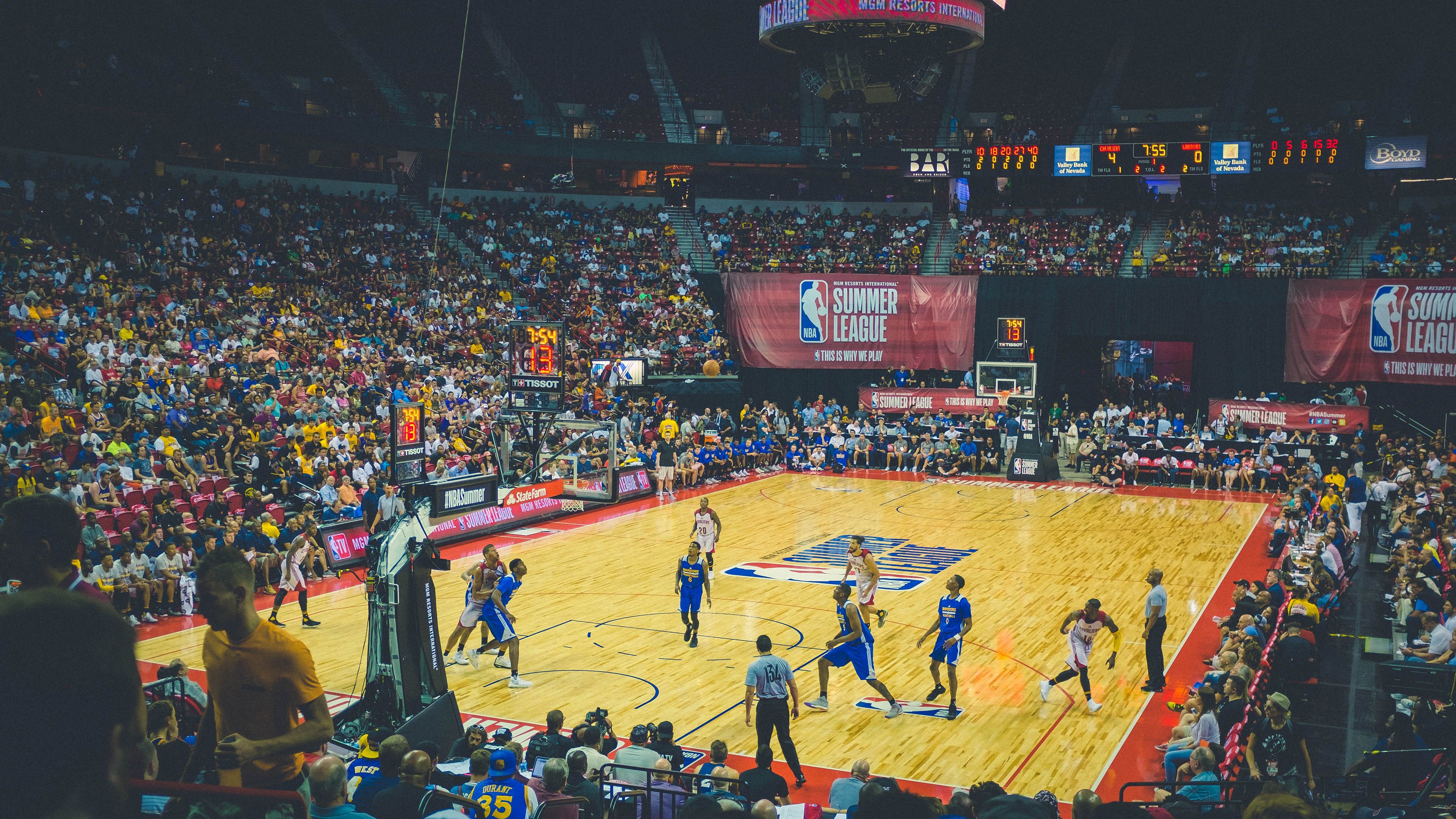 星空娱乐官方下载-中国女篮又有麻烦了？日本队或归化超级内线：张子宇能打爆她吗？